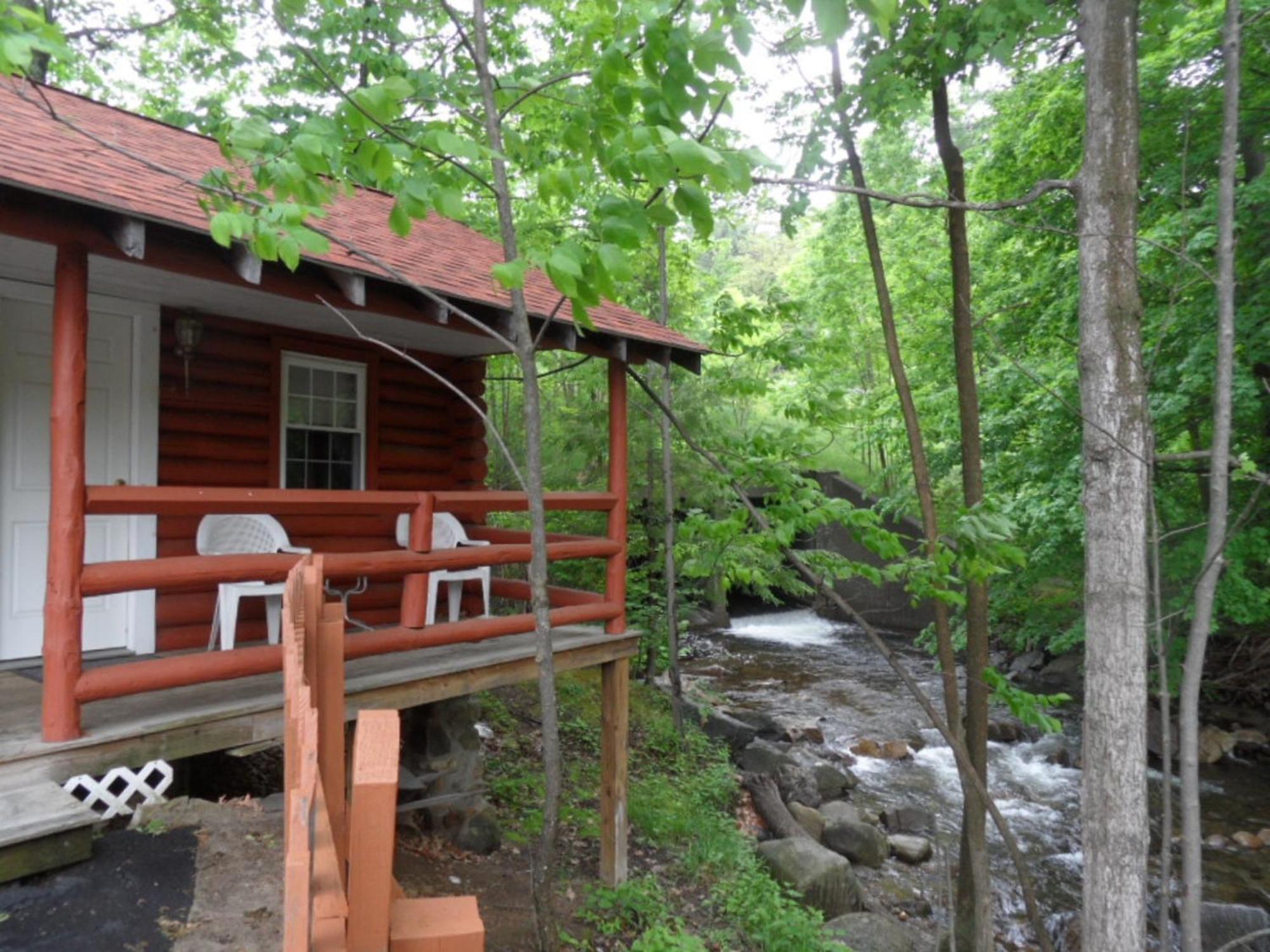Seven Dwarfs Cabin - On The Brook Cabins Lake George Værelse billede